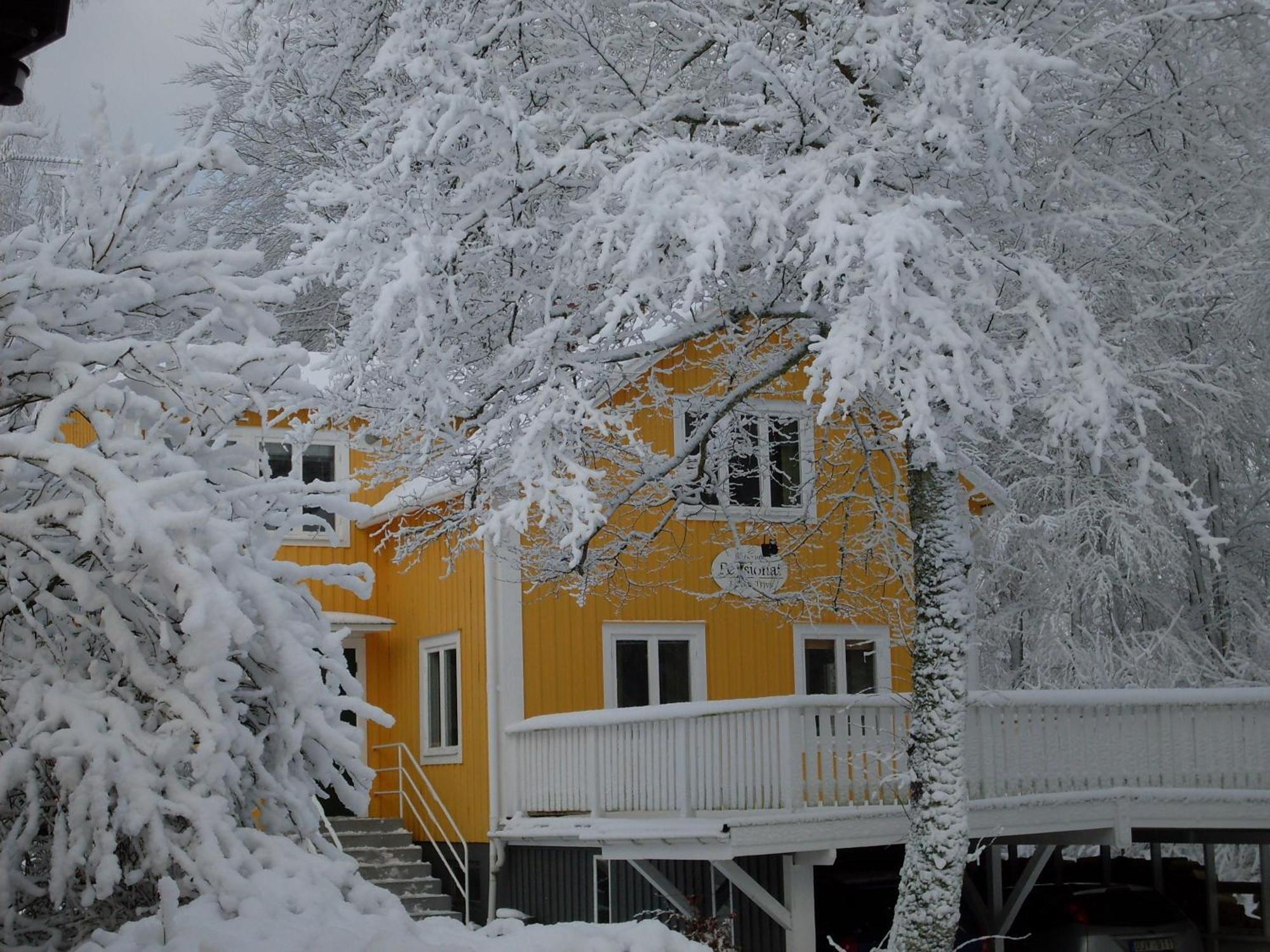 Hotel & Pensionat Bjoerkelund Stenbrohult  Esterno foto