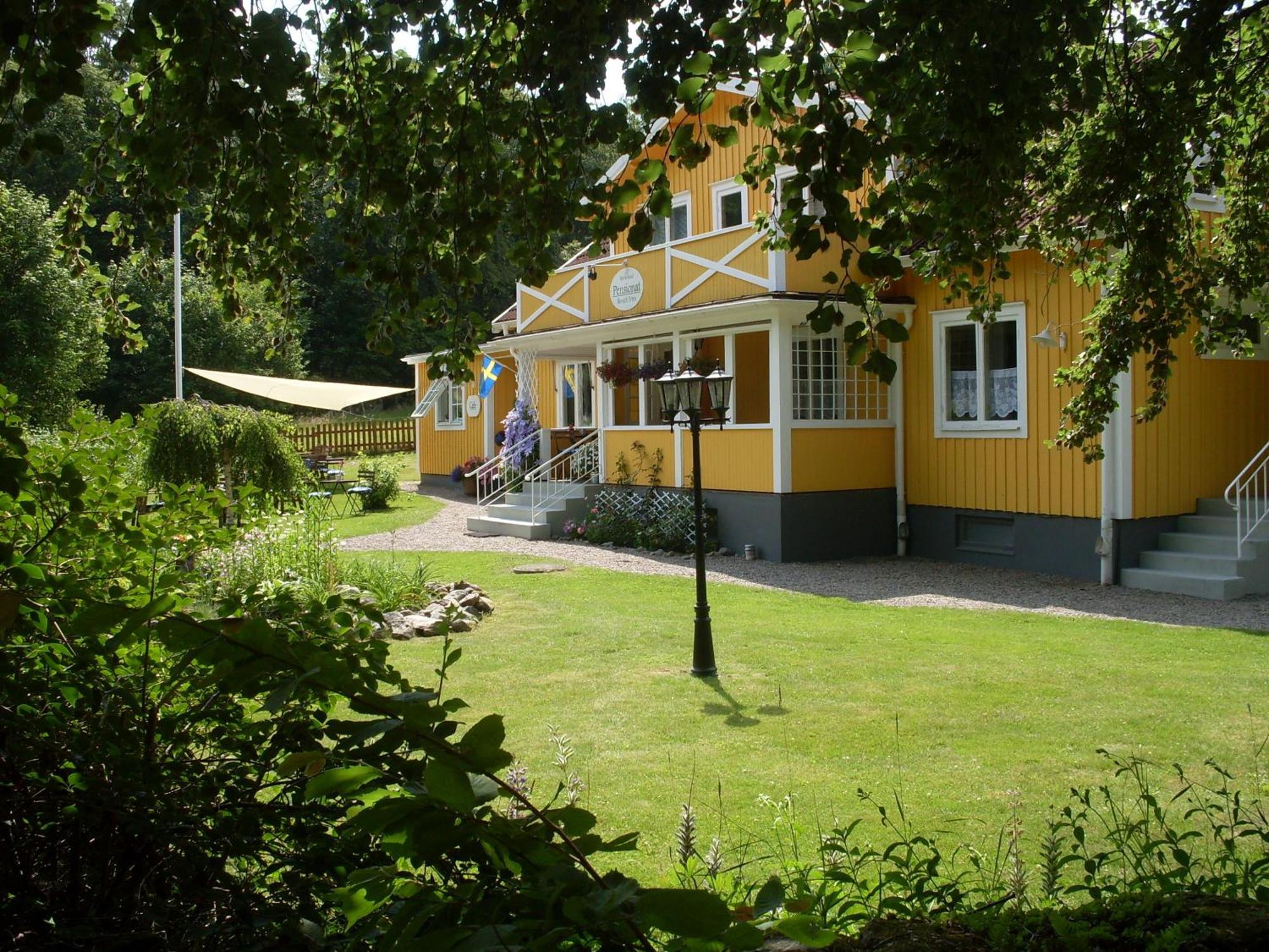 Hotel & Pensionat Bjoerkelund Stenbrohult  Esterno foto
