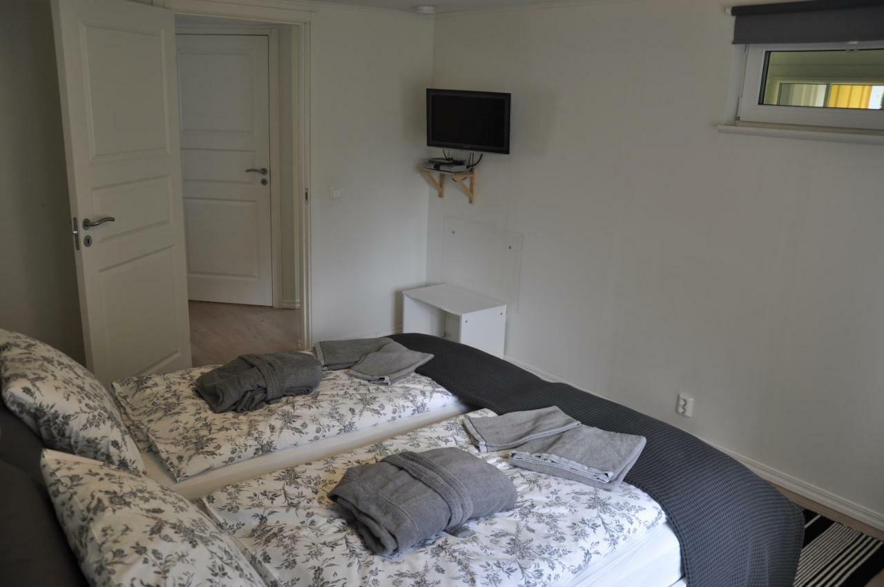 Hotel & Pensionat Bjoerkelund Stenbrohult  Esterno foto